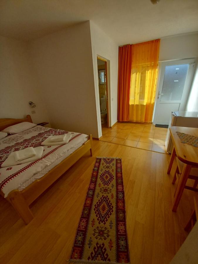 Casa Din Barcut Pensionat Eksteriør billede